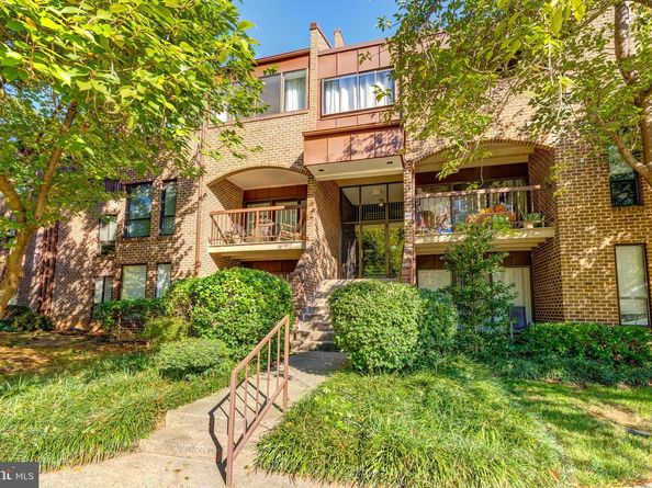 11260 Chestnut Grove Square 339, Reston VA 20190