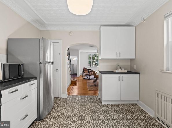 1114 Pierce Street, Philadelphia PA 19148