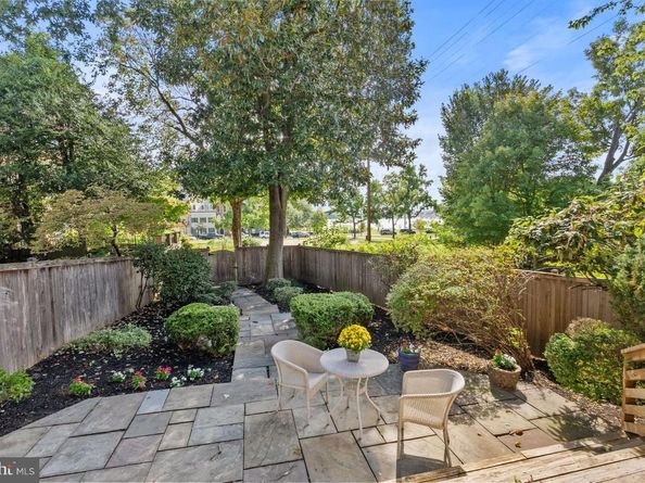 430 S Lee Street S, Alexandria VA 22314
