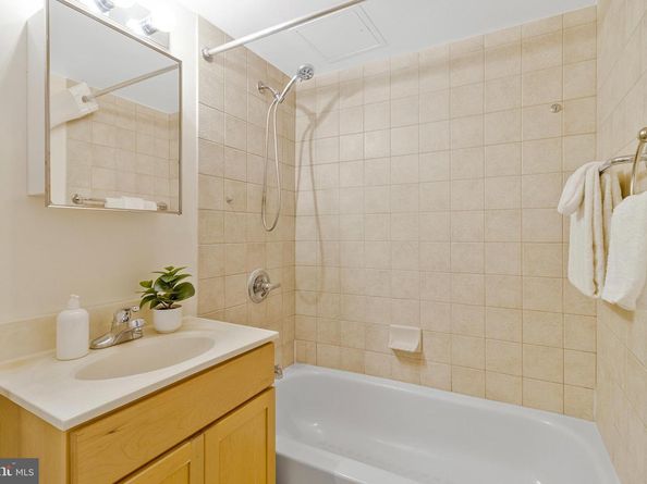 800 4TH Street SW N701, Washington DC 20024