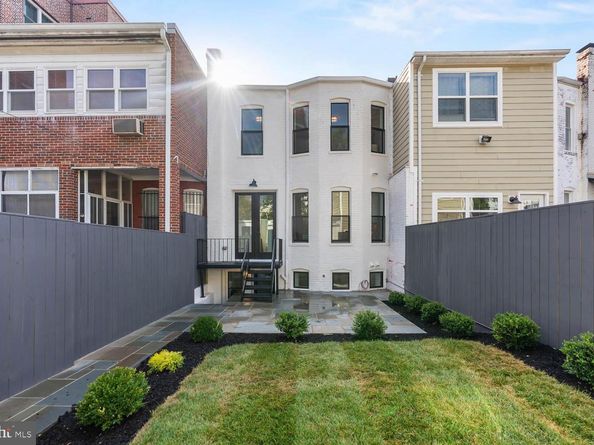 323 10TH Street NE, Washington DC 20002