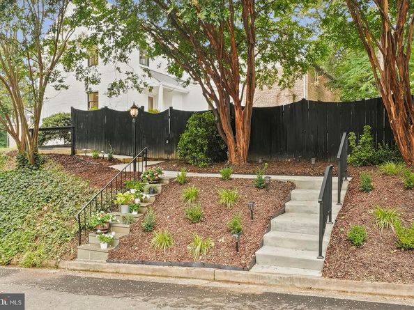 3801 Lorcom Lane N, Arlington VA 22207