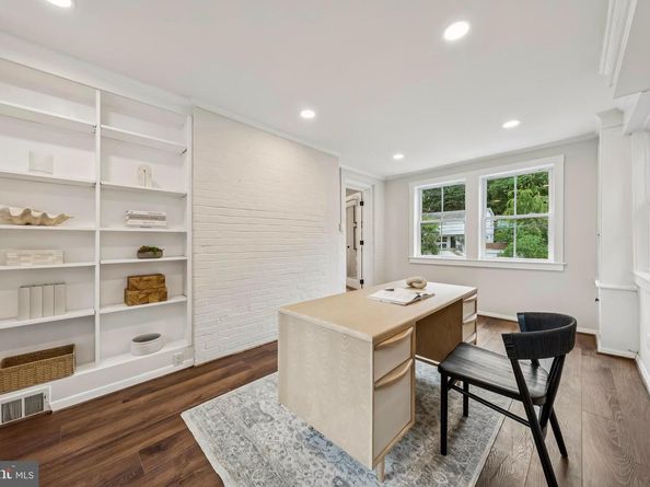 3801 Lorcom Lane N, Arlington VA 22207