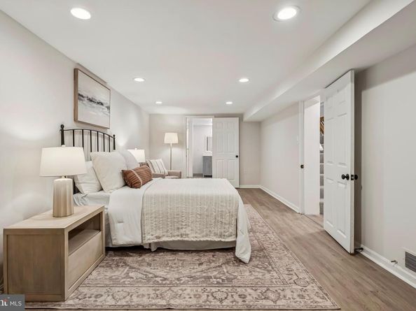 3801 Lorcom Lane N, Arlington VA 22207