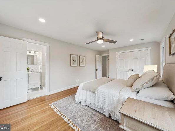 3801 Lorcom Lane N, Arlington VA 22207