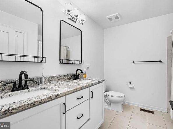 905 Holden Court, Warminster PA 18974