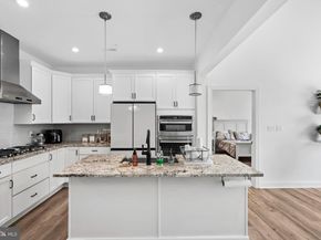 905 Holden Court, Warminster PA 18974