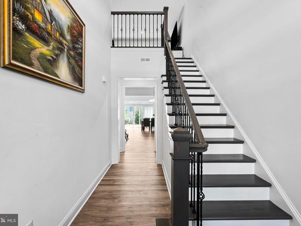 905 Holden Court, Warminster PA 18974