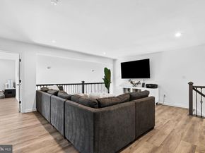 905 Holden Court, Warminster PA 18974
