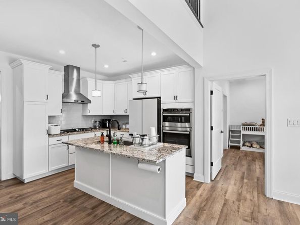 905 Holden Court, Warminster PA 18974