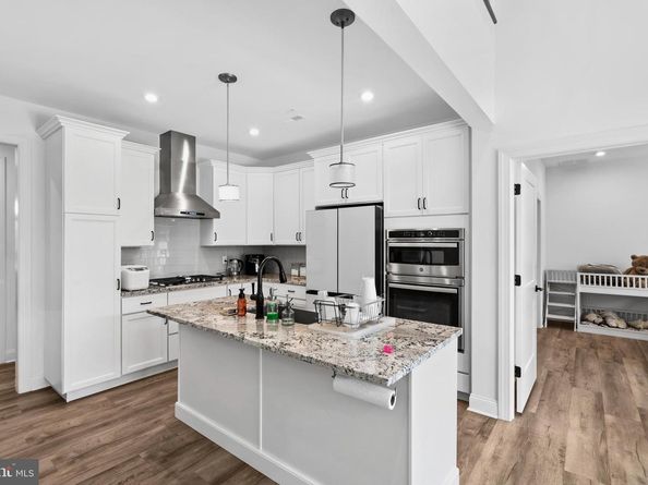 905 Holden Court, Warminster PA 18974