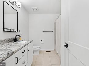 905 Holden Court, Warminster PA 18974