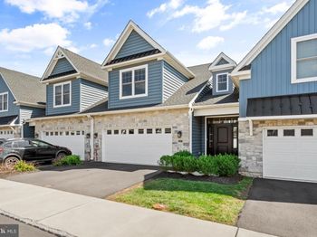 905 Holden Court