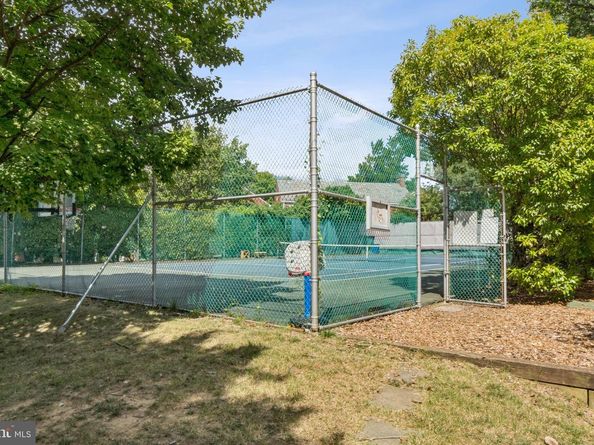 4819 28TH Street S B, Arlington VA 22206
