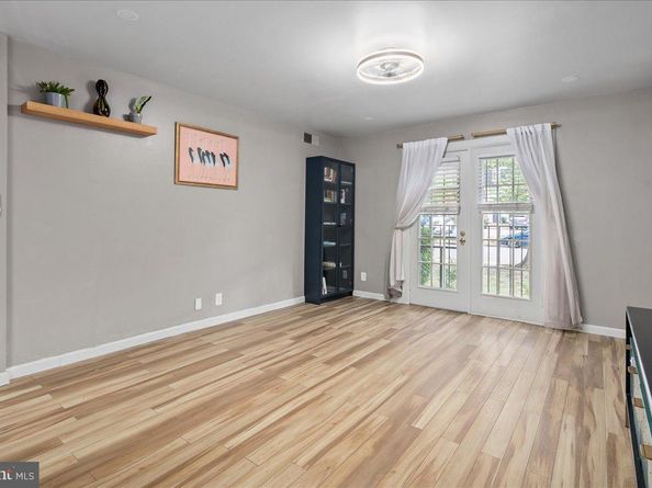 2833 S Wakefield Street C, Arlington VA 22206