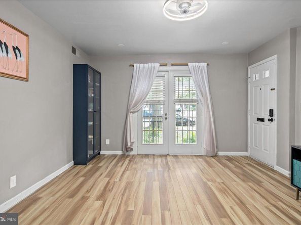 2833 S Wakefield Street C, Arlington VA 22206