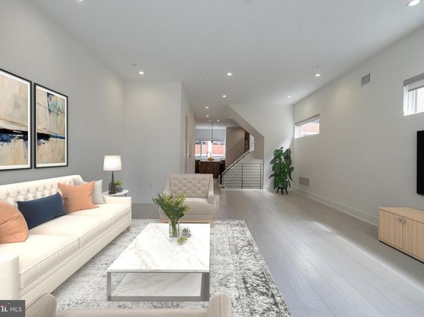 106 Sansom Street, Philadelphia PA 19106