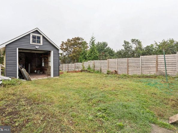 65 Limekiln Pike, Glenside PA 19038