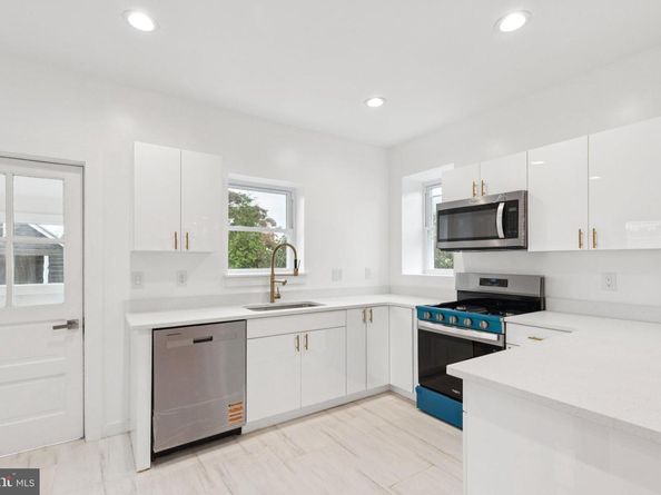 65 Limekiln Pike, Glenside PA 19038