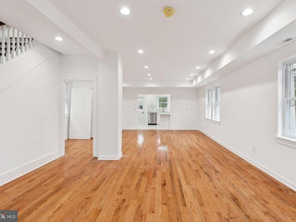 65 Limekiln Pike, Glenside PA 19038