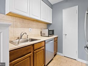 2601 Pennsylvania Avenue 941, Philadelphia PA 19130