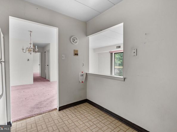 57103 Delaire Landing Road 103, Philadelphia PA 19114