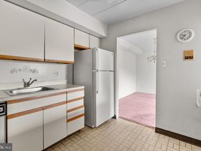 57103 Delaire Landing Road 103, Philadelphia PA 19114
