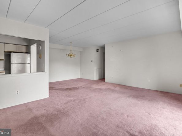 57103 Delaire Landing Road 103, Philadelphia PA 19114