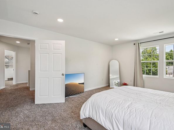 6715 Westcott Road, Falls Church VA 22042