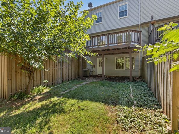 21747 Leatherleaf Circle, Sterling VA 20164