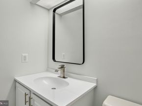 21747 Leatherleaf Circle, Sterling VA 20164