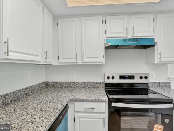 21747 Leatherleaf Circle, Sterling VA 20164