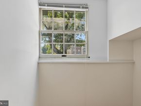 21747 Leatherleaf Circle, Sterling VA 20164