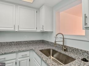 21747 Leatherleaf Circle, Sterling VA 20164