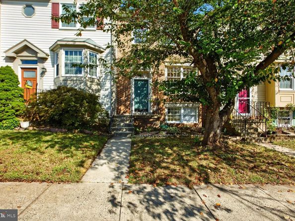 21747 Leatherleaf Circle, Sterling VA 20164