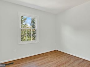 21747 Leatherleaf Circle, Sterling VA 20164