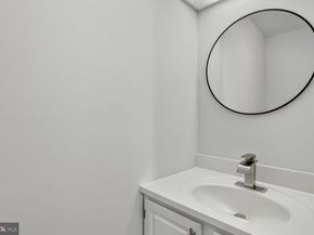 21747 Leatherleaf Circle, Sterling VA 20164