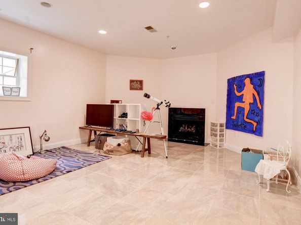 10109 Dickens Avenue, Bethesda MD 20814