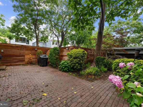 1423 1st Street NW B, Washington DC 20001