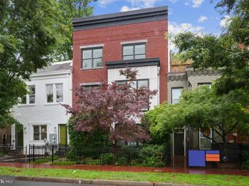 1423 1st Street NW