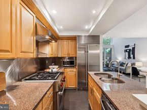 15 Saint James Court 7, Philadelphia PA 19106