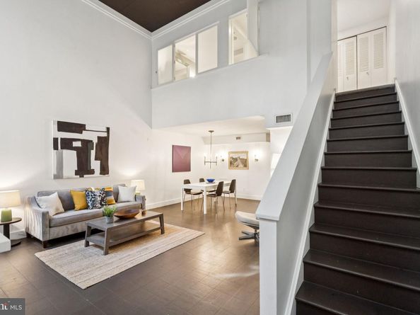 15 Saint James Court 7, Philadelphia PA 19106