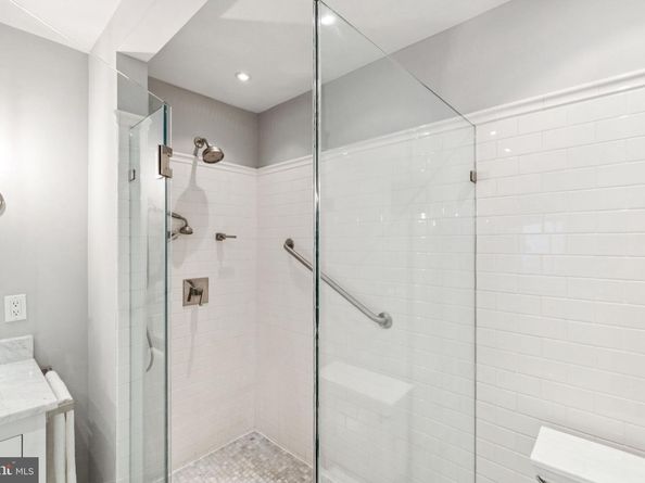 15 Saint James Court 7, Philadelphia PA 19106