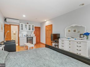 105 S 2nd Street, Philadelphia PA 19106