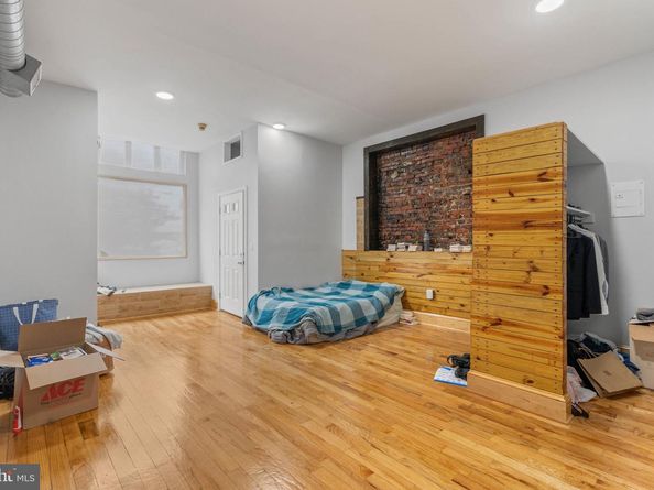 105 S 2nd Street, Philadelphia PA 19106