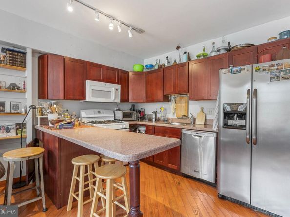 105 S 2nd Street, Philadelphia PA 19106