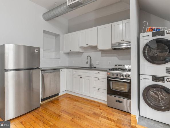 105 S 2nd Street, Philadelphia PA 19106
