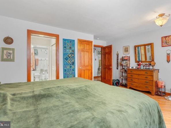 105 S 2nd Street, Philadelphia PA 19106