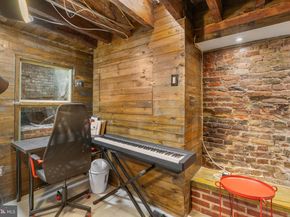 105 S 2nd Street, Philadelphia PA 19106