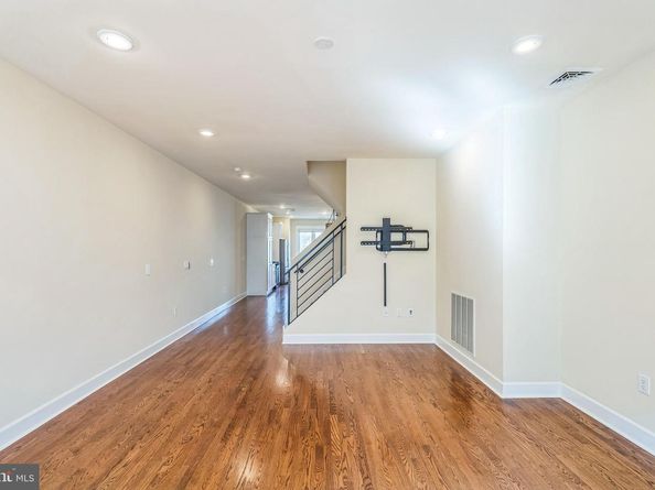 3811 Lauriston Street, Philadelphia PA 19128
